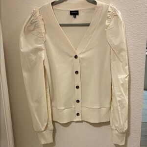 Who What Wear Cream V-Neck Cardigan Blouse